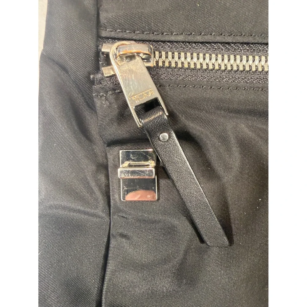 Tumi Capri Voyageur Crossbody Bag Black Pre-Owned‎ Nylon Messenger Travel